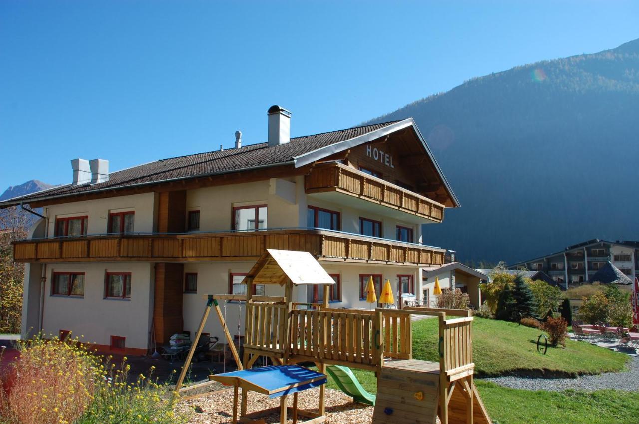 Hotel Panorama Elbigenalp Eksteriør billede