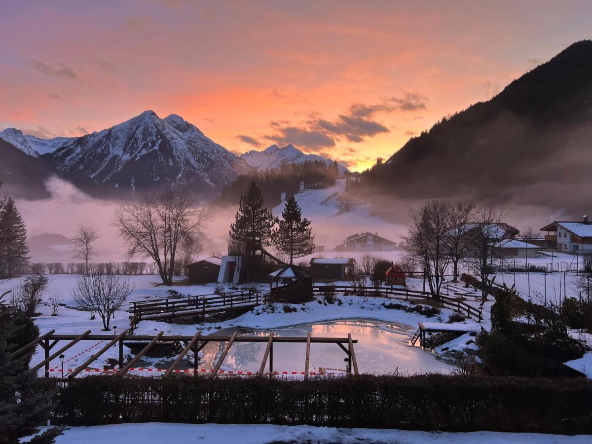 Hotel Panorama Elbigenalp Eksteriør billede